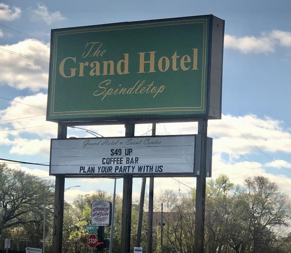 The Grand Hotel Spindletop photo 25