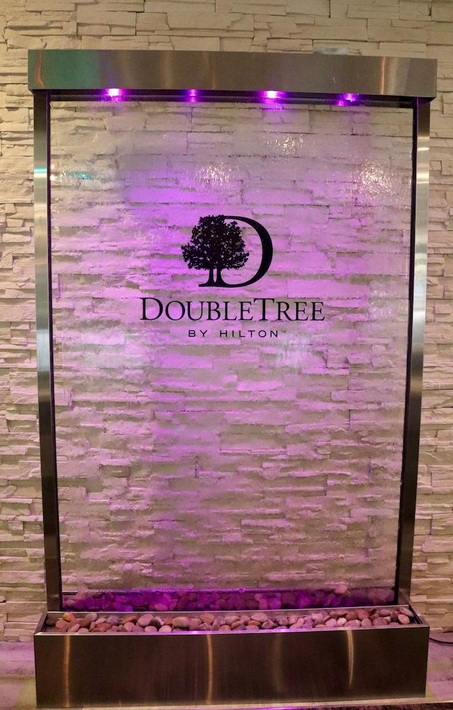 DoubleTree by Hilton Huntington photo 46