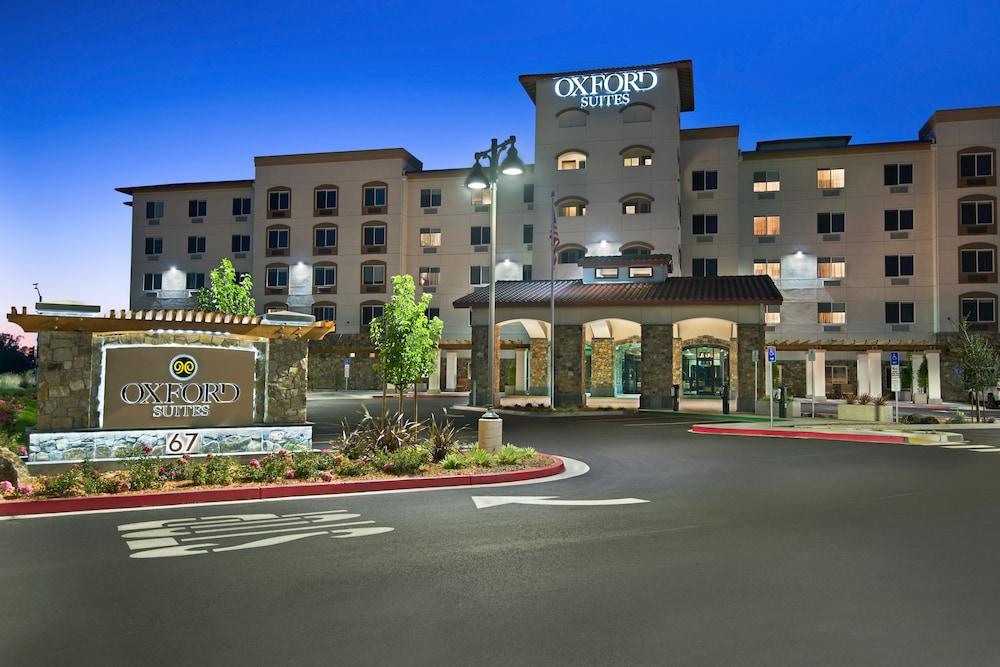 Oxford Suites Sonoma County — hotel in Rohnert Park