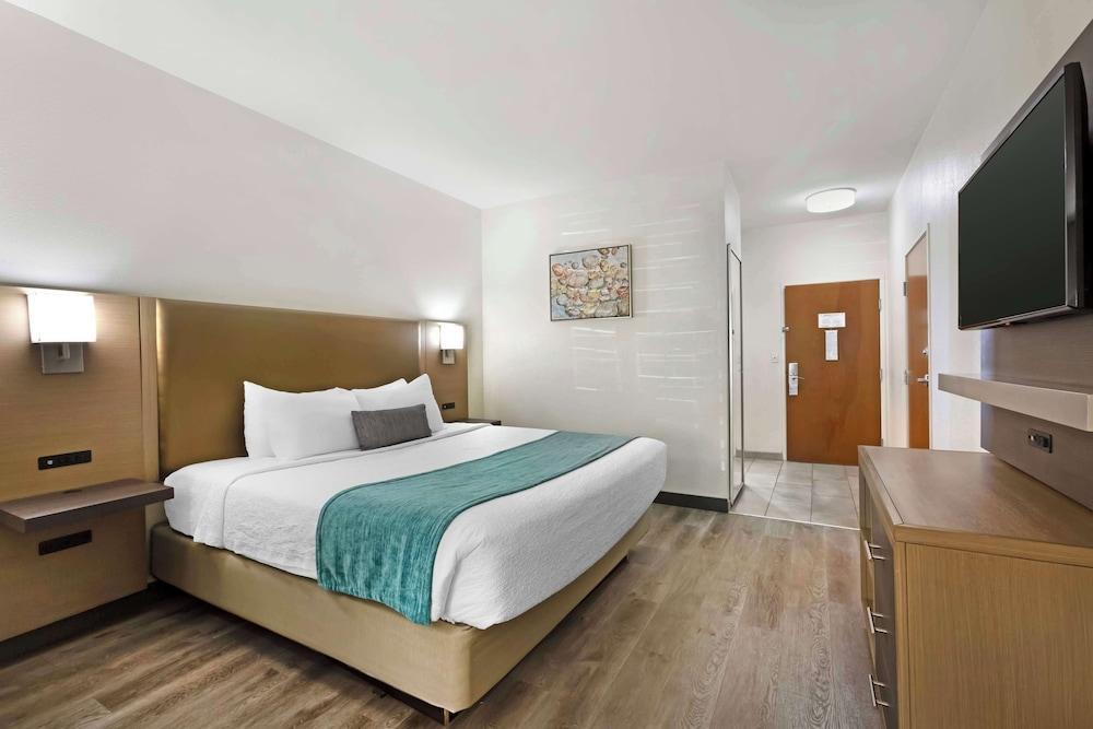 Best Western Plus Safford photo 8