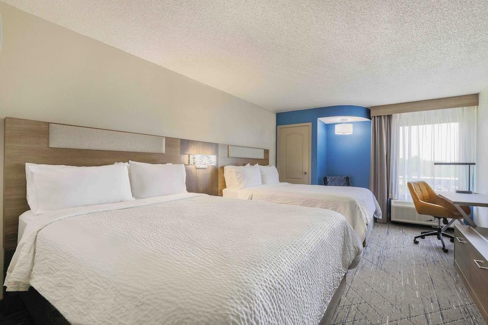 Holiday Inn Express Burlington by IHG photo 17