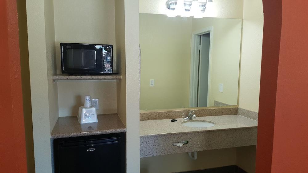 Stadium Motel photo 9
