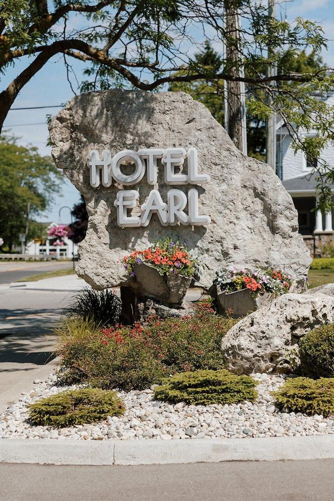 The Earl — hotel in Charlevoix