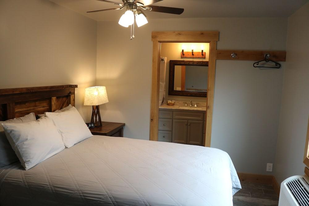 Columbine Inn photo 10