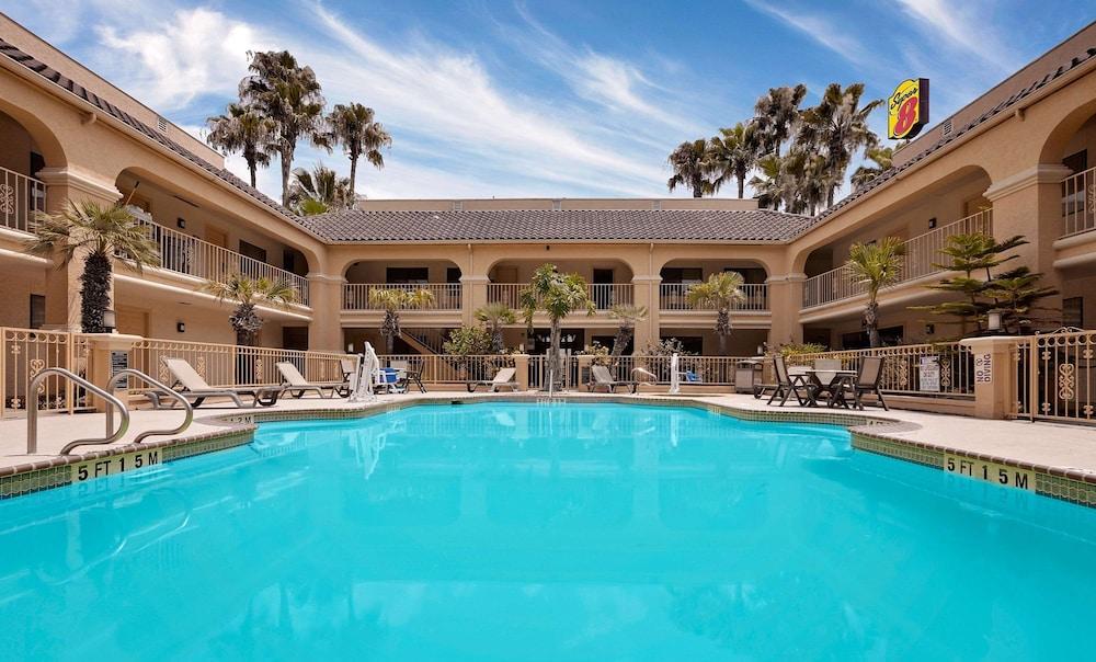 Super 8 by Wyndham Corpus Christi Northwest photo 11