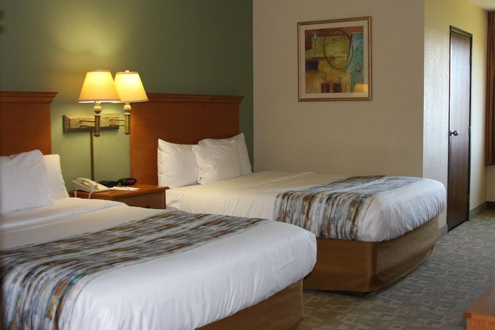 Barker's Island Inn Resort photo 30