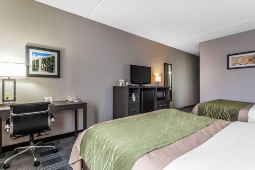 Comfort Inn Cleveland Airport photo 14