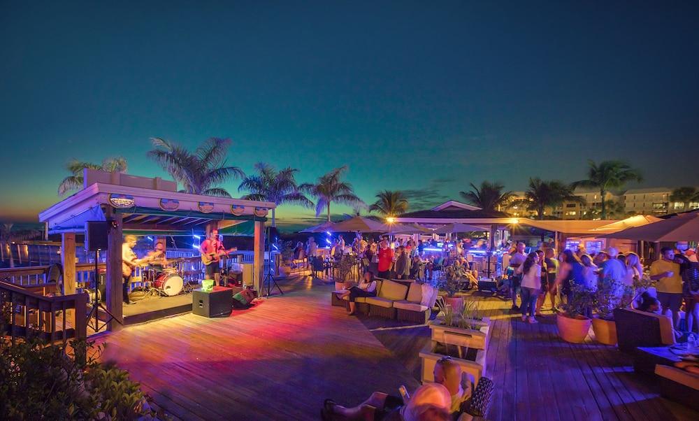 The Beachcomber photo 19