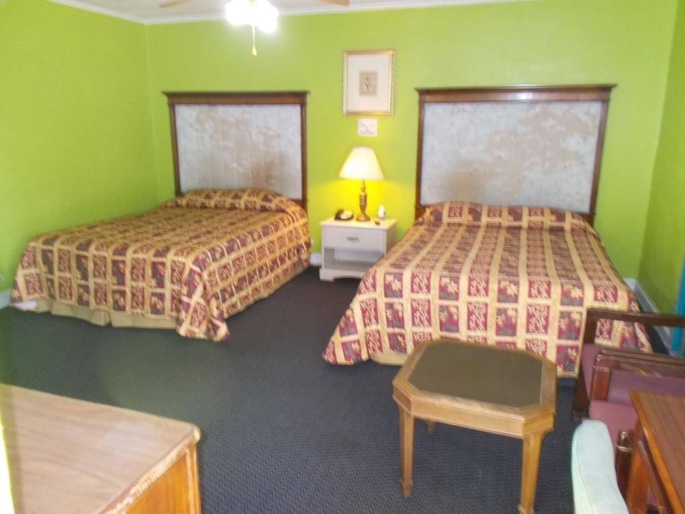 Hillside Motel photo 24