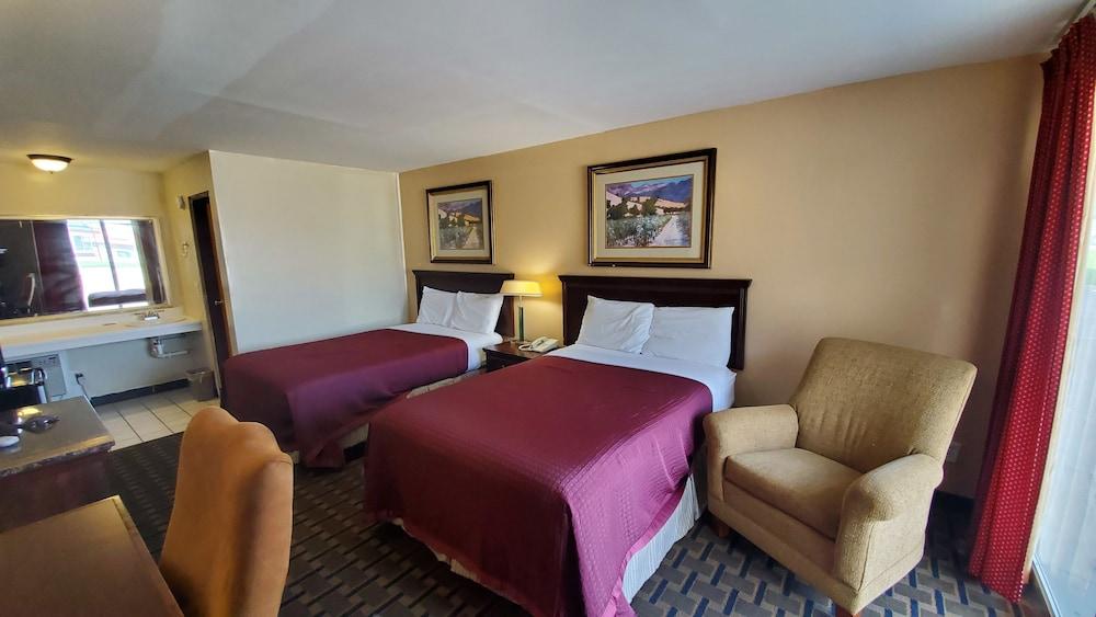 Marion Gray Plaza Motel photo 10