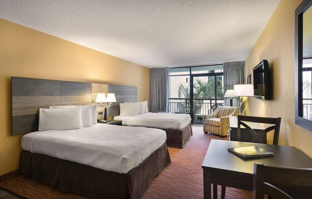 Landmark Resort photo 5