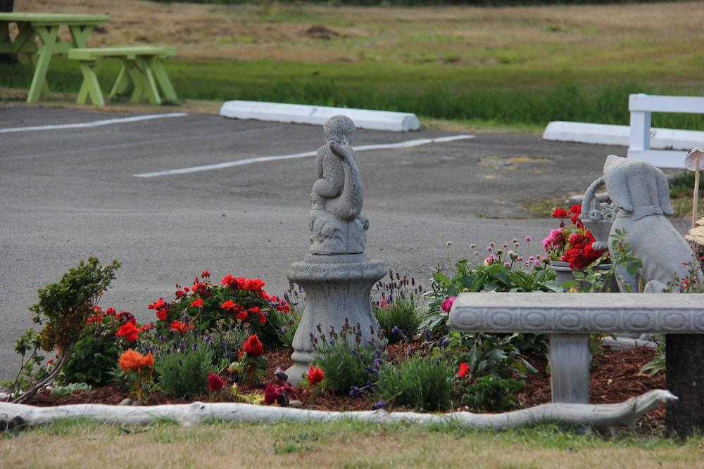 Mariner's Cove Inn photo 17