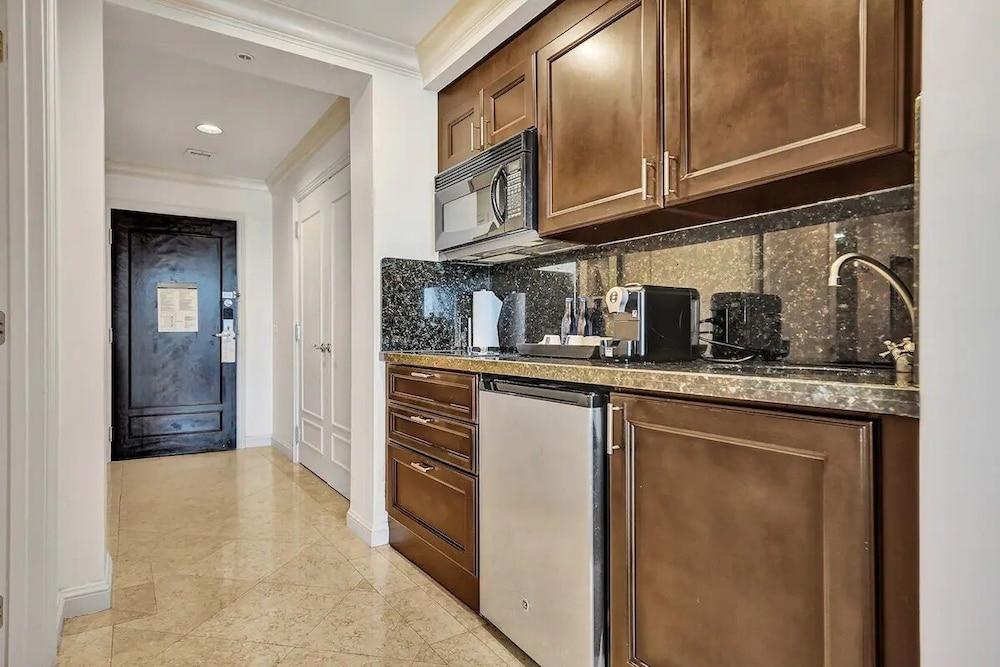 Private Residences at the Atlantic Resort and Spa photo 53
