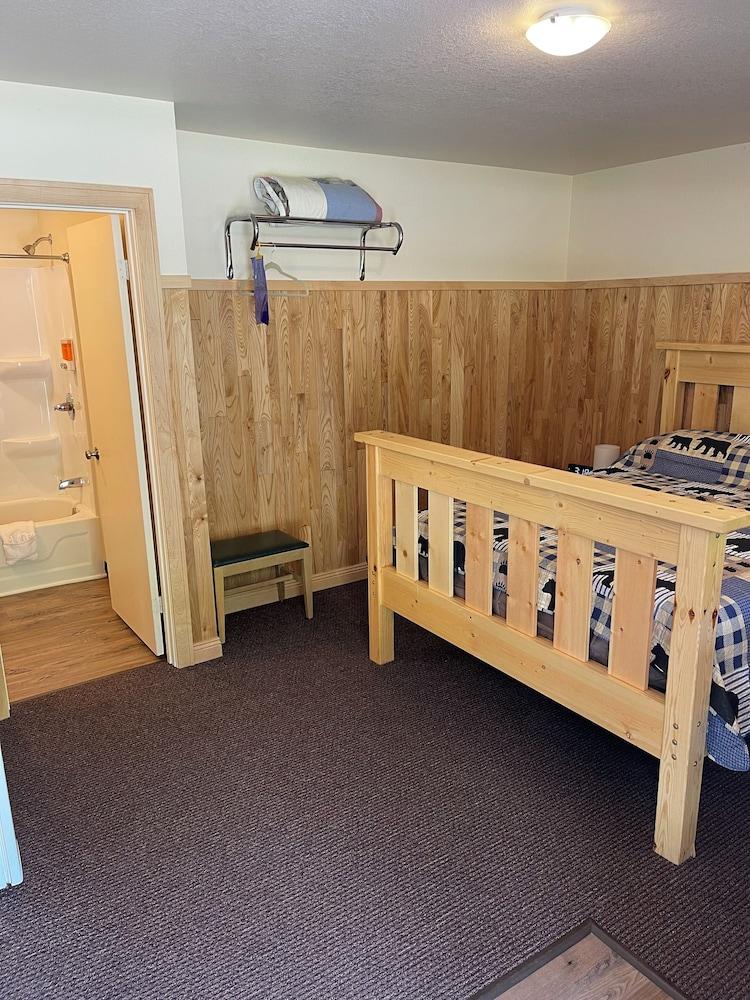 Sportsmen Motel photo 10