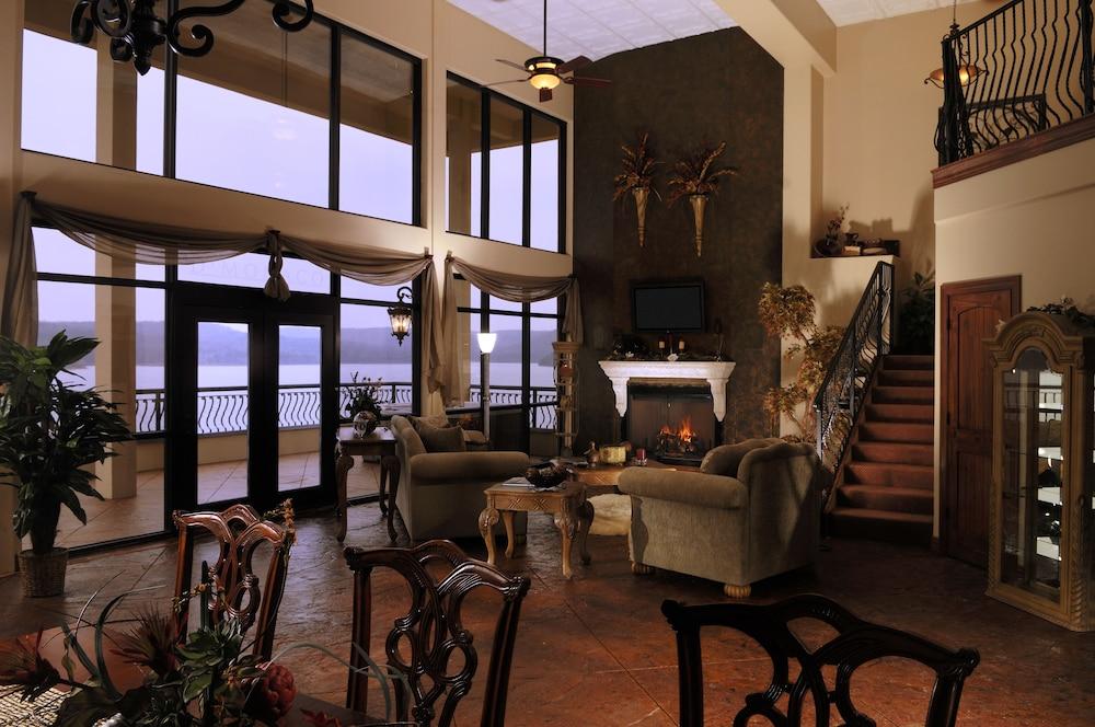 D'Monaco Luxury Resort photo 34