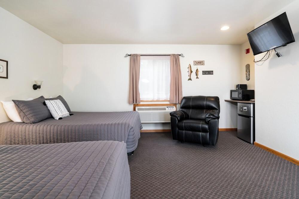 Fife Lake Lodge photo 97