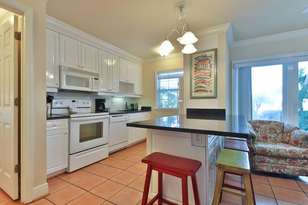 Tortuga Inn Beach Resort photo 61