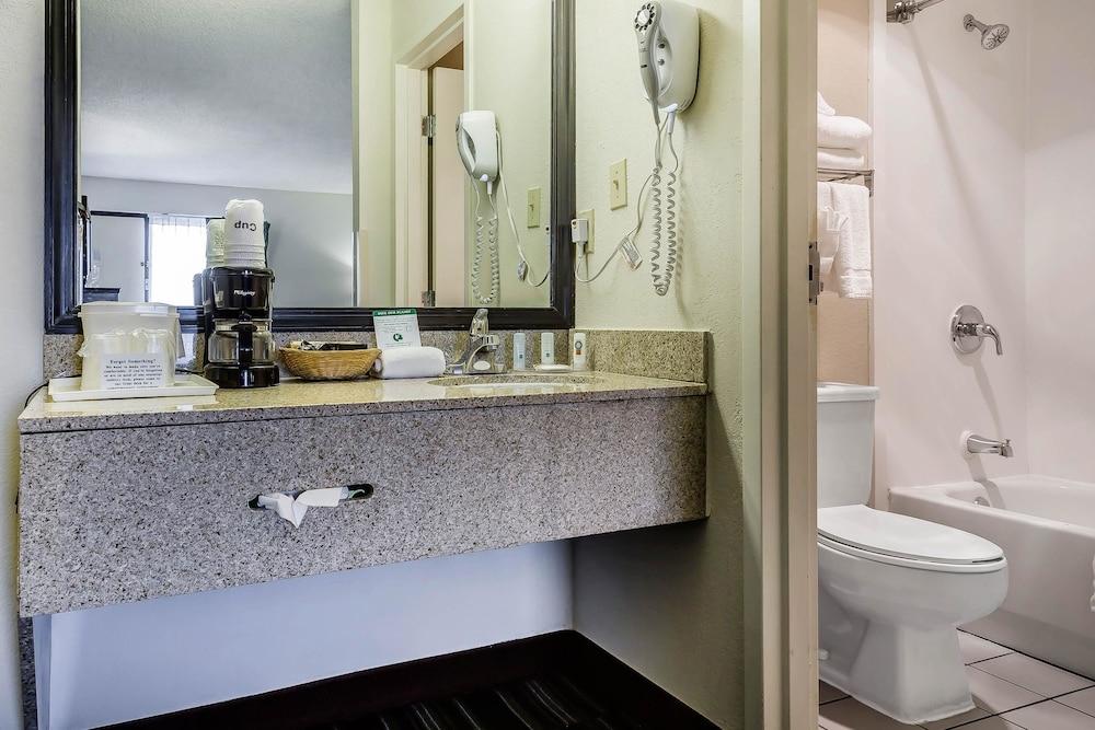 Quality Inn Culpeper photo 19