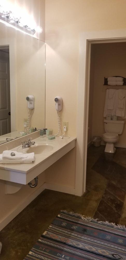Downtown Guest Quarters Hotel photo 50