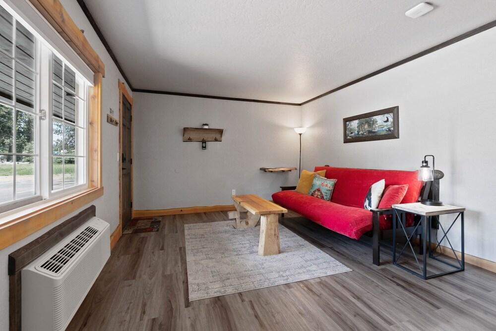 Lake Village Lodge photo 14