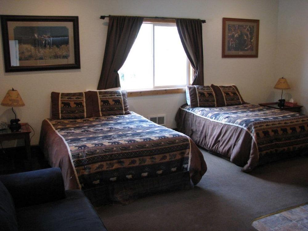 Evergreen Motel photo 9