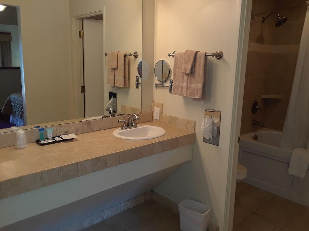 Cedar Glade Resort photo 10
