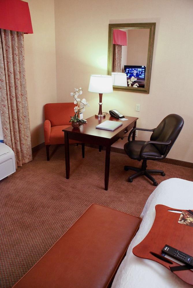 Hampton Inn Las Vegas North Speedway photo 14