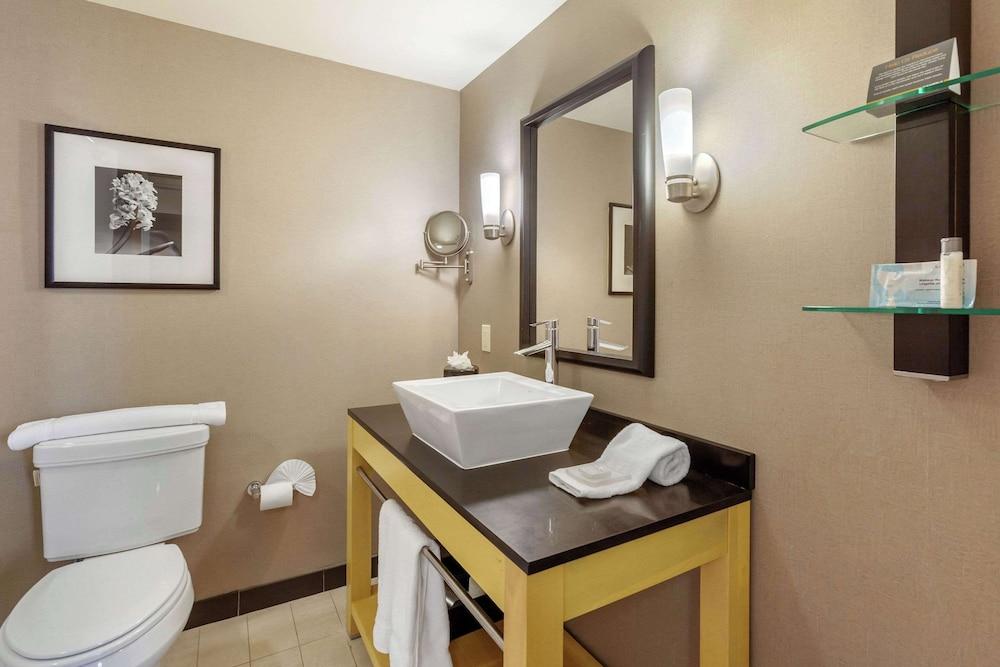 SpringHill Suites by Marriott Fort Collins photo 32