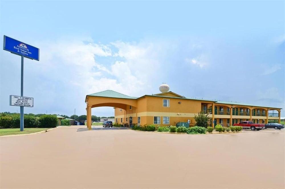 Pine Point Inn & Suites photo 19