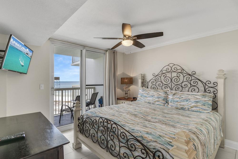 Pelican Beach Resort by Colasan photo 34
