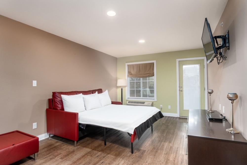 The Hotel Sync photo 19