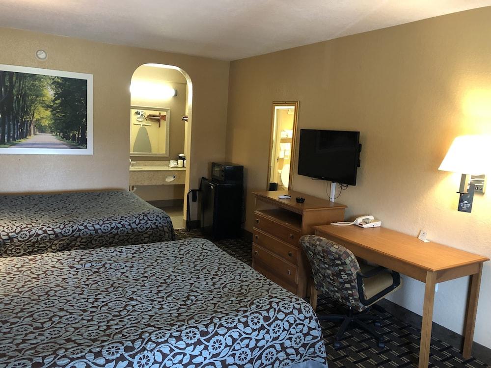 Days Inn by Wyndham Columbus photo 7
