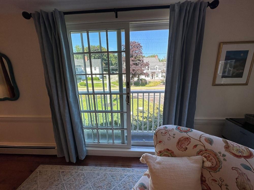 Inn at Perkins Cove photo 3