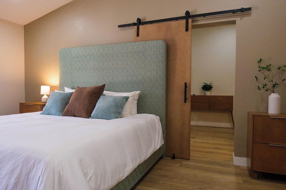 Adobe inn photo 15