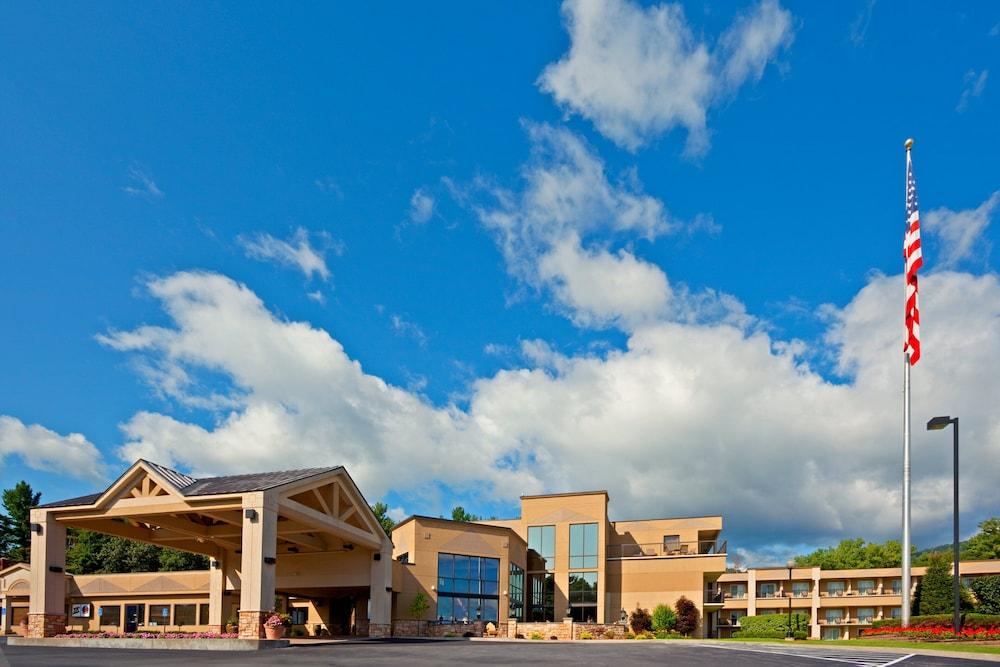 Holiday Inn Resort Lake George - Adirondack Area by IHG photo 1
