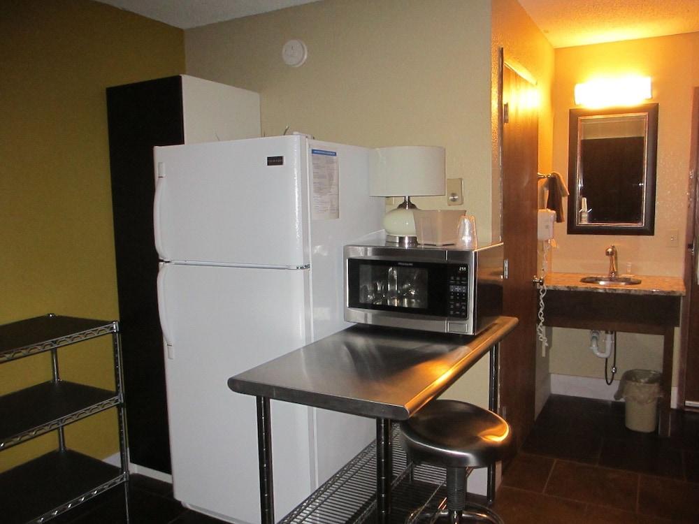 Riverside Suites photo 41