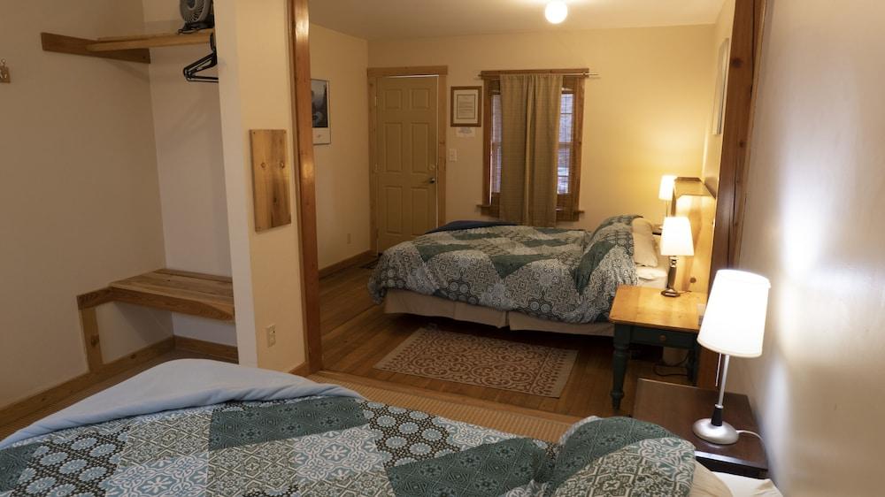 Whittaker's Motel & Historic Bunkhouse photo 68