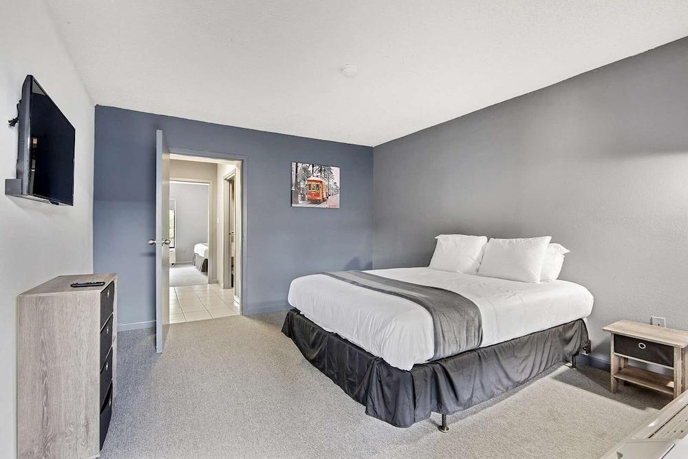 Ramada by Wyndham New Orleans photo 25