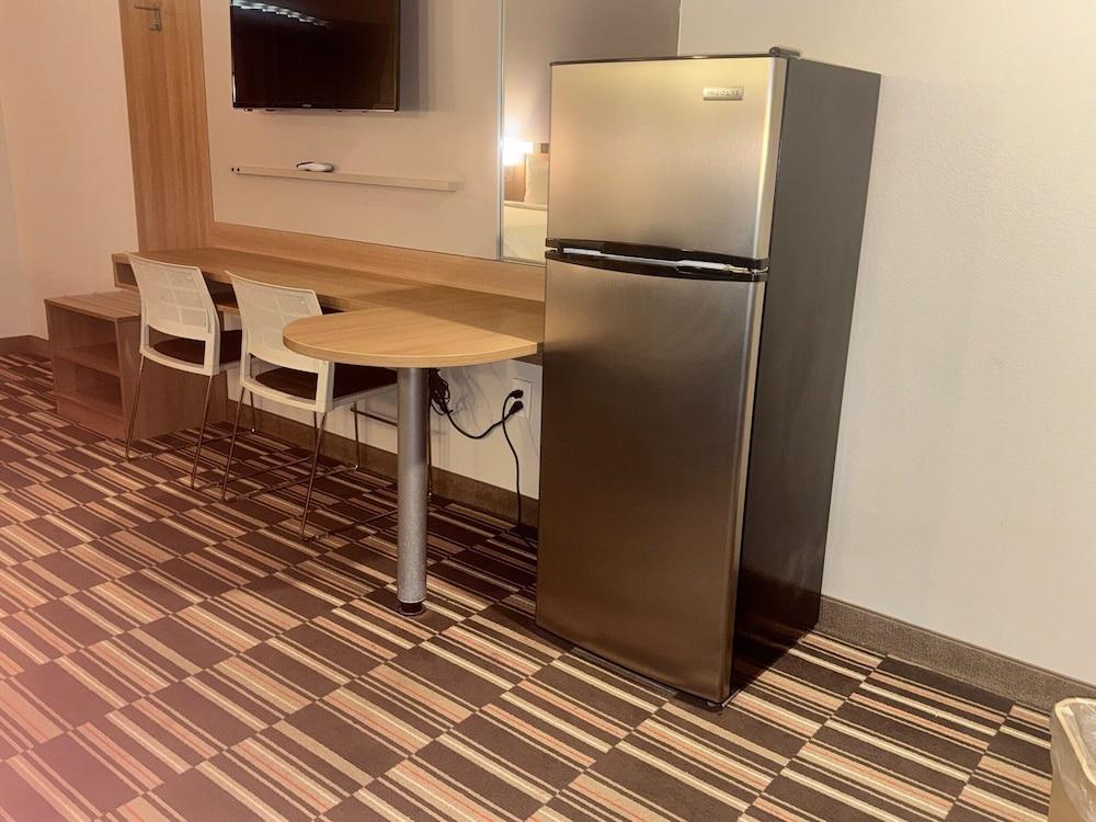 Permian Studio Apartments photo 7