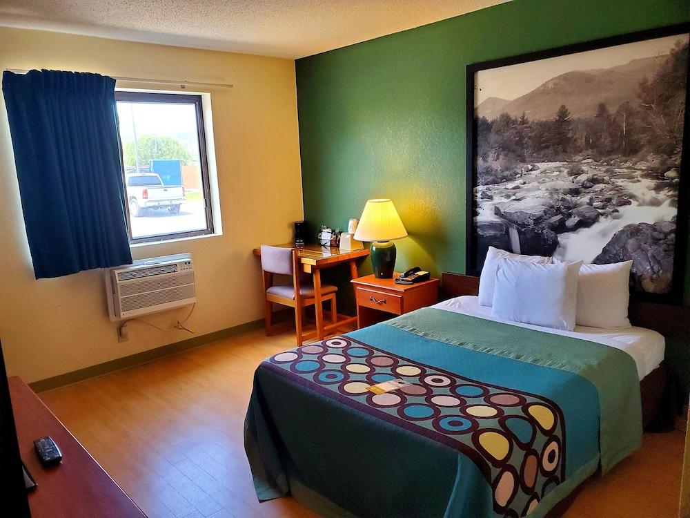 Super 8 by Wyndham Ticonderoga photo 17