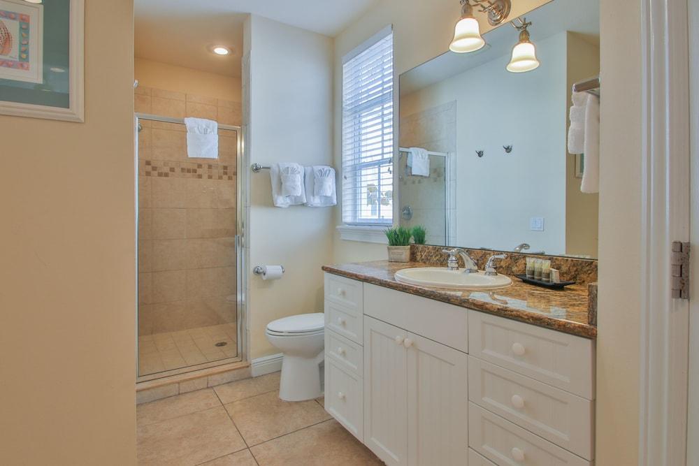 Tortuga Inn Beach Resort photo 88
