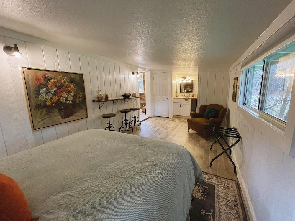 Emerald Valley Inn photo 19