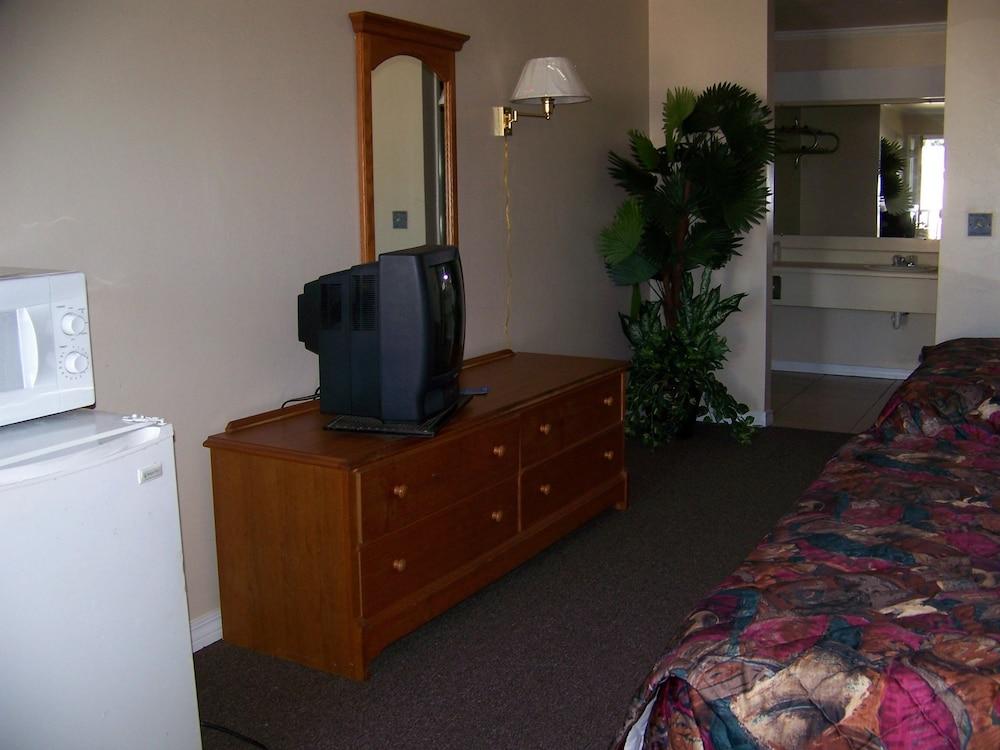 Emerald Sands Inn photo 6