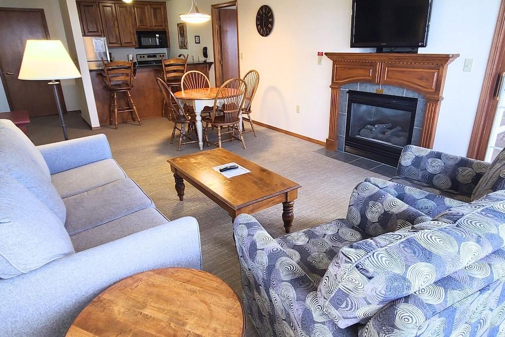 Bridgeport Waterfront Resort photo 47
