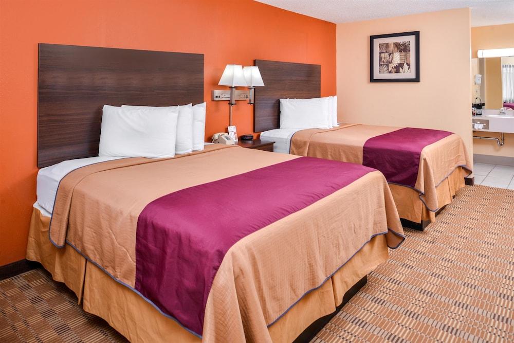 Americas Best Value Inn Ellsworth photo 4