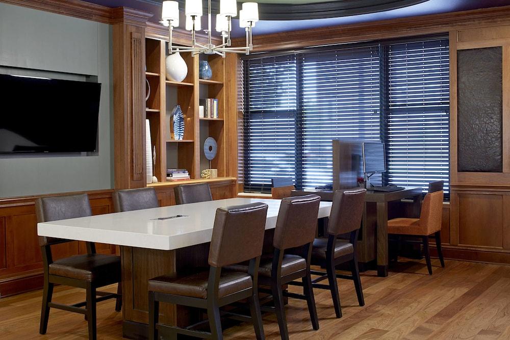 Residence Inn Minneapolis Downtown at The Depot by Marriott photo 33