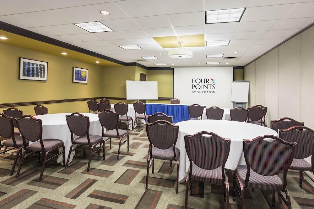 Four Points by Sheraton Chicago O'Hare Airport photo 35
