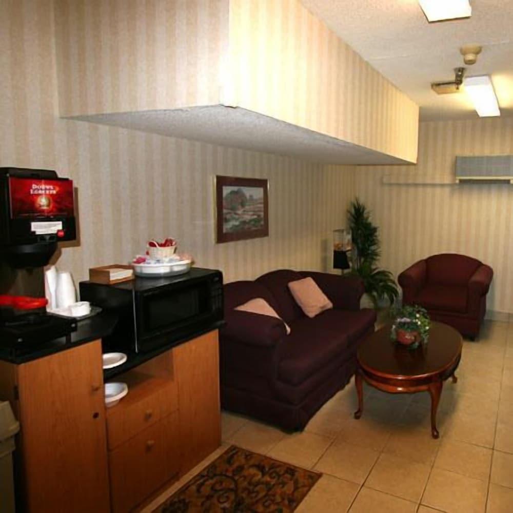 CenterWay Hotel Tonawanda photo 15