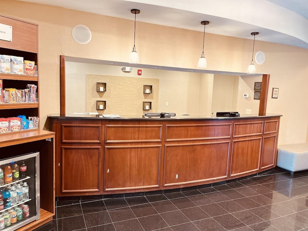 Garner Hotel Mahwah by IHG photo 26