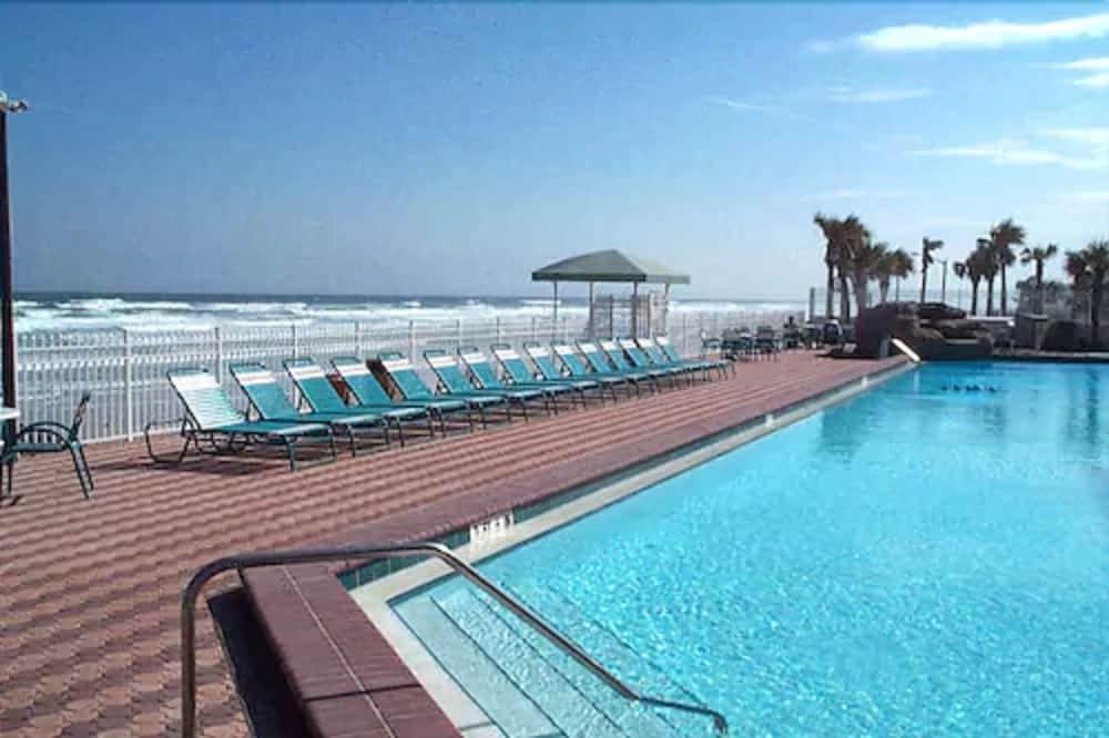 Harbour Beach Oceanfront Resort photo 22